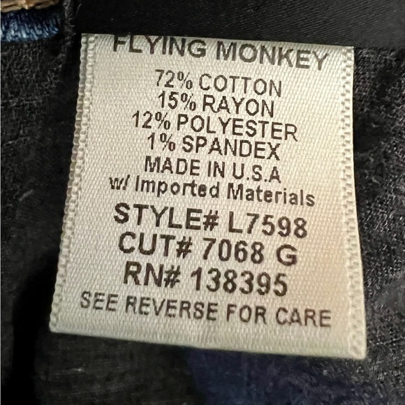 Flying Monkey Lightly Distressed Skinny Jean - Size 25 (Fits like a 29) - Picture 11 of 11